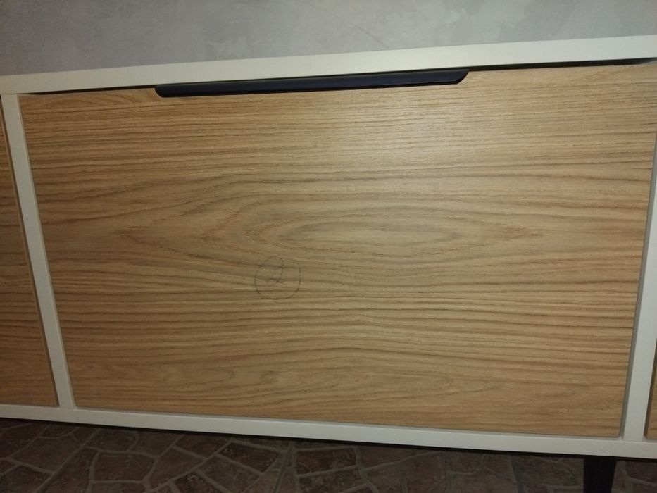 Продам тв тумбу новую.