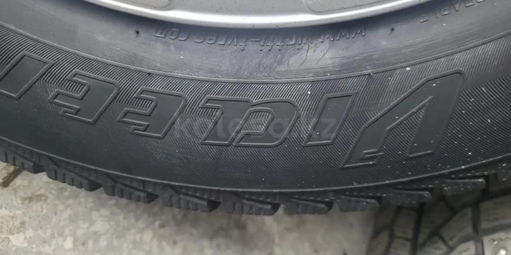 Летние шины 195/65/15 с железными дисками