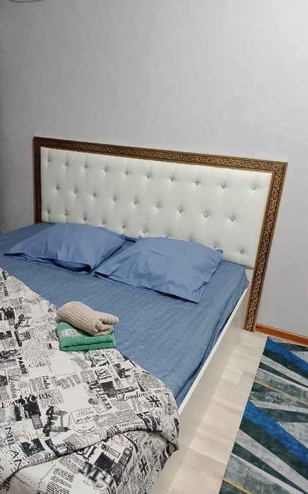 Жалаңаш жігіттер мен қыздар