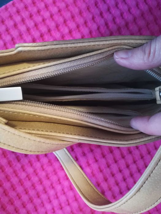 Дамска чанта, употребявана