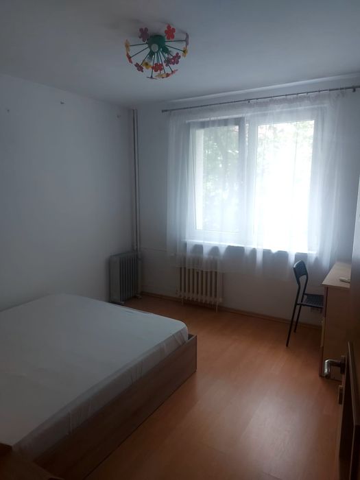 Inchiriez apartament  3 camere, Titan, ,Balta Alba