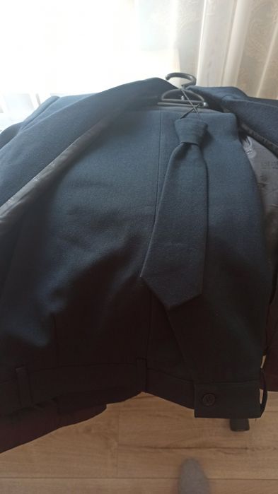 Школьная форма темно -синего цвета