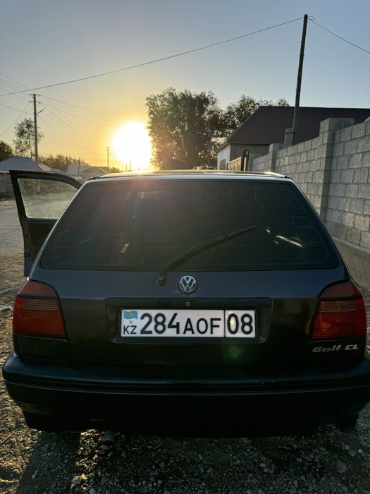 Volkswagen Golf 3,1993 газ-бензин