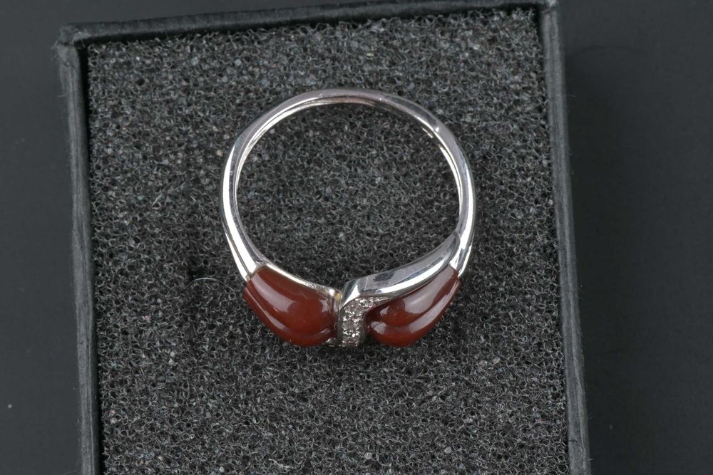 Златен Пръстен с Корнеол и Диаманти Бяло Злато 585(14К) Размер 56