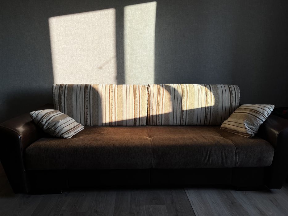 Продам диван в хорошем состоянии