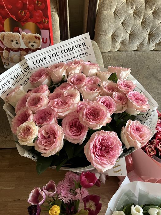 Цветы розы длинные