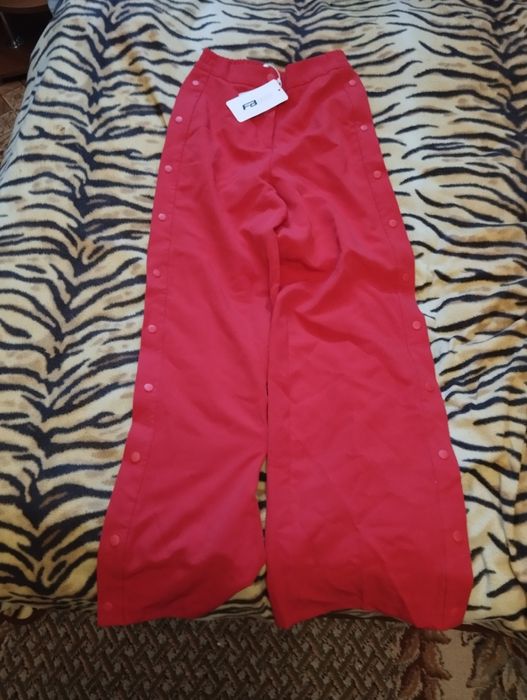 Продам женское платье, костюм