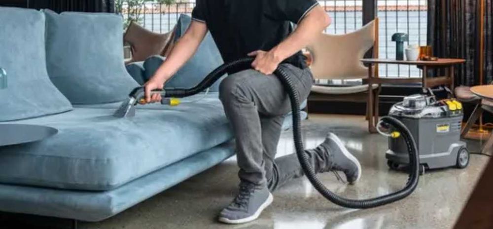 Inchiriez aspirator profesional curatare injectie-extractie Karcher