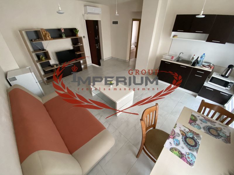 Тристаен обзаведен апартамент под наем в района на кв. Бриз, гр. Варн