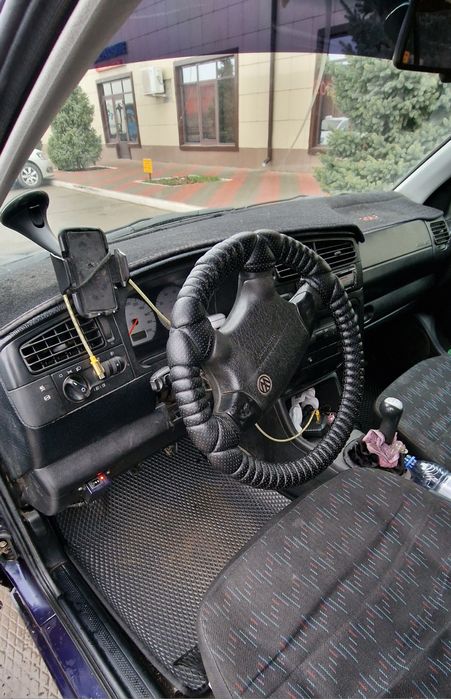 Продам Фольксваген Гольф 3 1.8