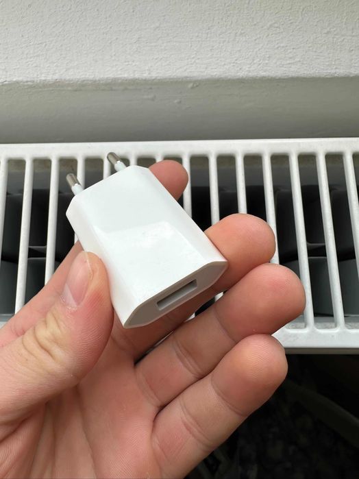 Încărcător adaptor priză Original Apple iPhone mufă clasică tip USB A, NOU, pentru iphone generație 5-12. Putere 5W, tablete, gadgeturi, telefoane etc
