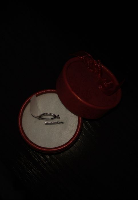 Серебряное кольцо с камнями