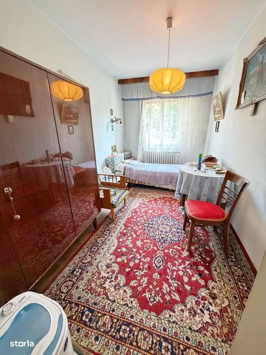 Apartament 4 camere, 2 bai, etaj 2/4, fara risc, Podu Ros