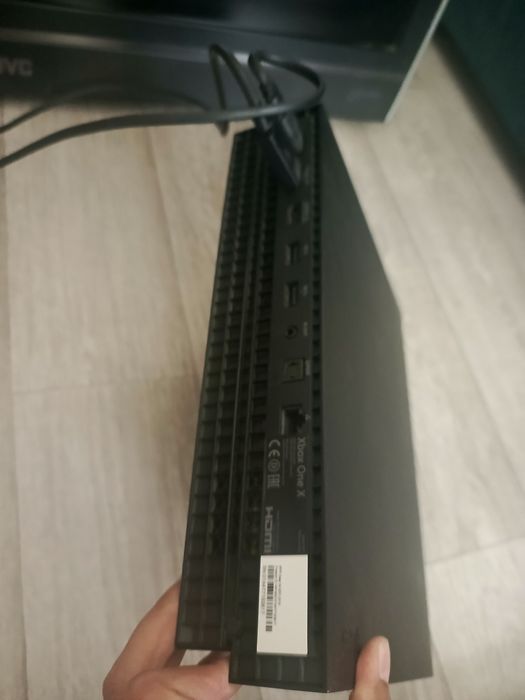 Телевизор+игровую приставку Xbox