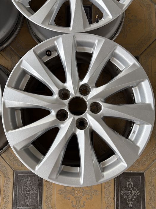 Toyota Camry 70 — оригинальные диски R17