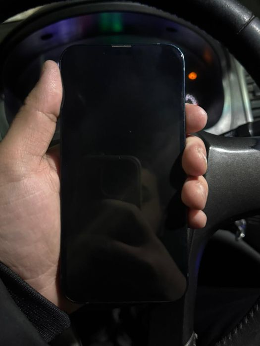 продам Iphone 13