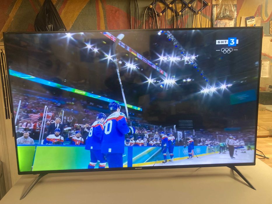 Продавам телевизор SHARP LC-70UI9362E