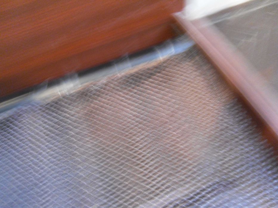 Спалня с четирикрилен гардероб и разтегателен диван