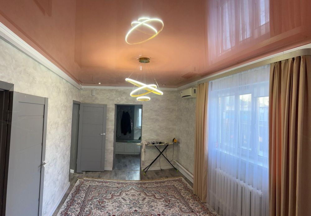 Жер уй сатылады.