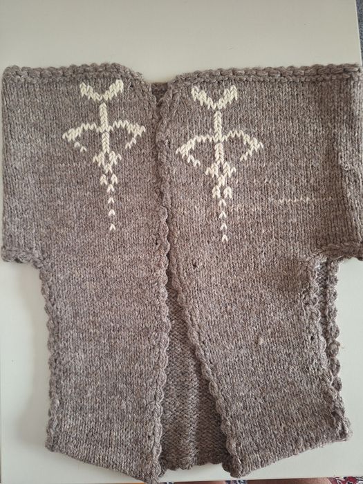 Платено елече с вградена шевица