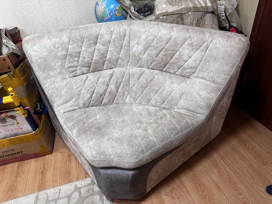 Диван полу-угловой