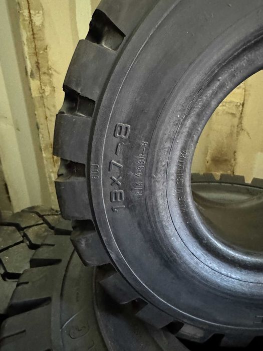 Anvelopa stivuitor 18 x 7 - 8, Plina, Master Solid, noua, transport inclus