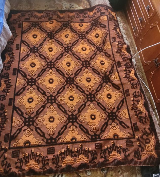 Cuverturi handmade, tesute la razboi