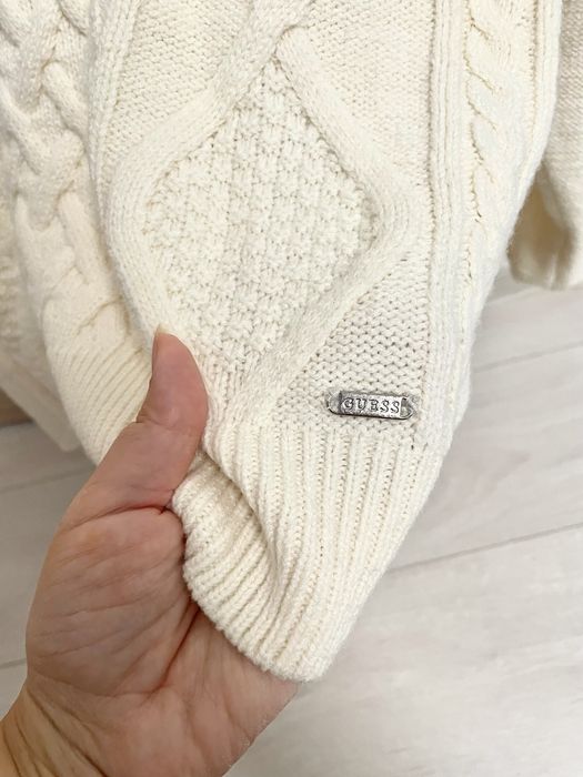 Pulover Guess L v neck - livrare gratuita