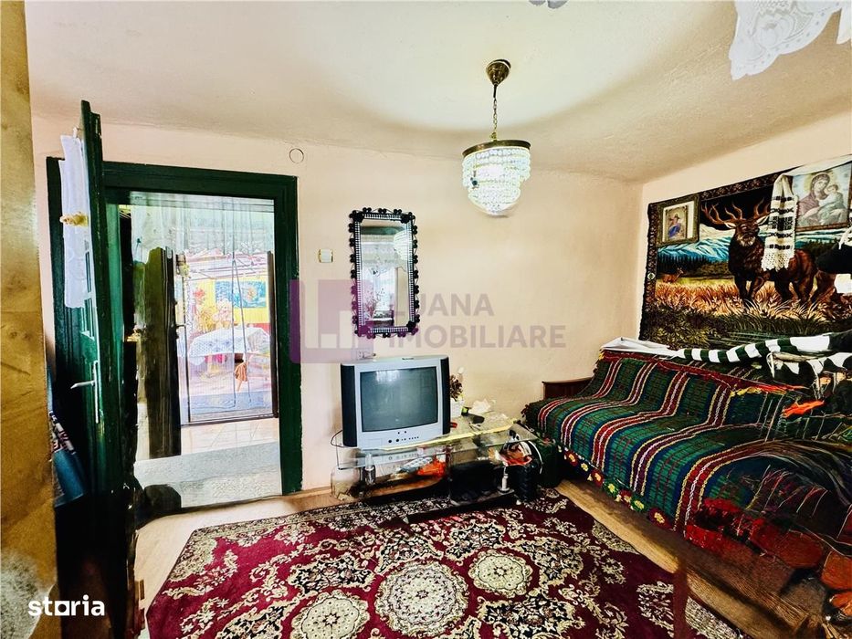 Casa individuala de vanzare in Nucet | Rosia | teren 747 mp | livada,