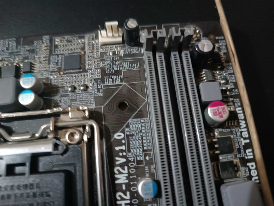 материнская плата  ECS Elitegroup H61H2-M2