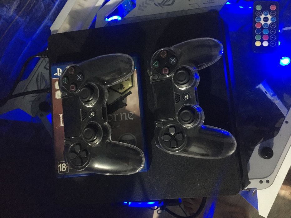 Ps 4 + коробка и джостики