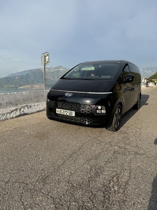 Продам свою Hyundai Staria 2022-23.г  пробег 22000
