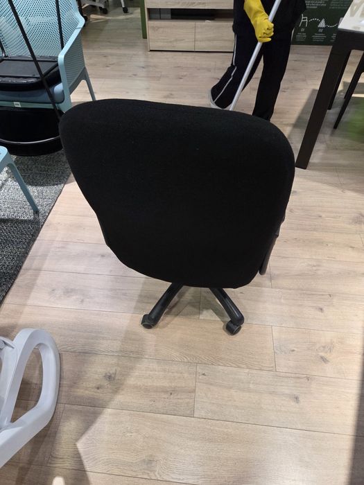 Офисное кресло чёрный цвет