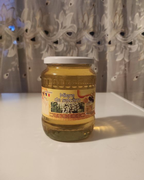 Miere de salcâm și miere polifloră