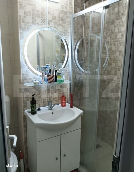 Apartament cu 3 camere, semidecomandat, 84 mp, zona Semicentrala