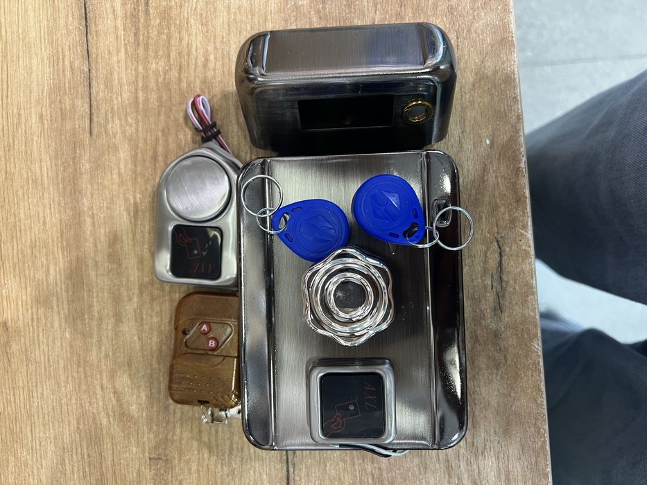 Замок. Картали замок. Electrical lock