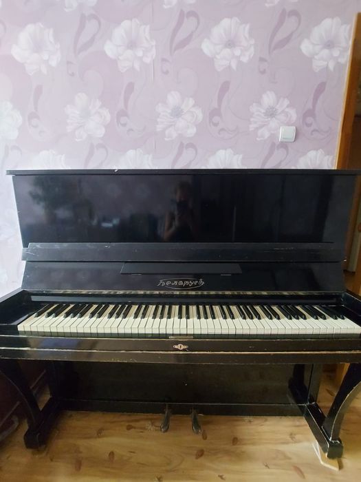 Пианино , клавишный инструмент