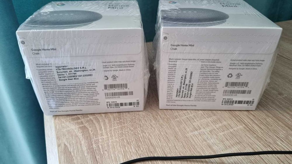 Vand 2 boxe inteligente Google Home Mini