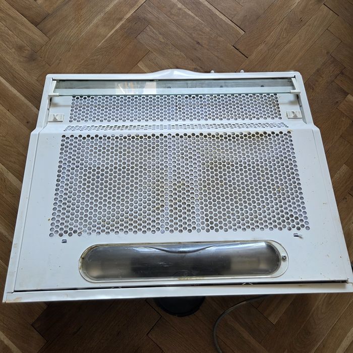Абсорбатор Whirlpool AKR 428 WH свободностоящ
2 мотора
Капацитет 316 куб.м.ч
Мощност 320 W/h
Сменяем филтър
Осветление 2x40 w
3 степени на управление