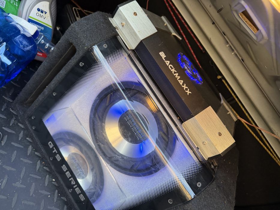 Subwoofer auto crunch gts si statie blackmaxx