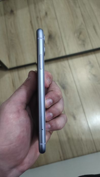 Vând iPhone 11  stare buna de funcționare  74 baterie