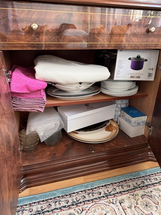 Элитная витрина для посуды