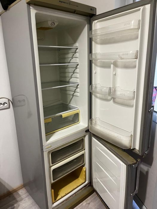 Холодильник  үсті қатты  мұздатпайды