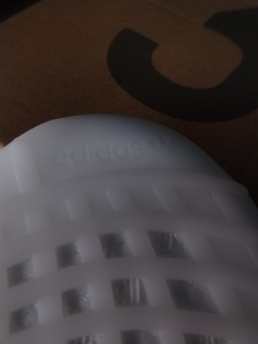 Yeezy Boost 350 V2 Zebra, Mărimea 43