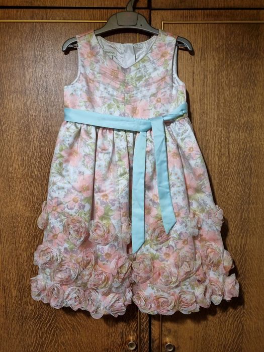 Нарядное платье на девочку на 2-3 года