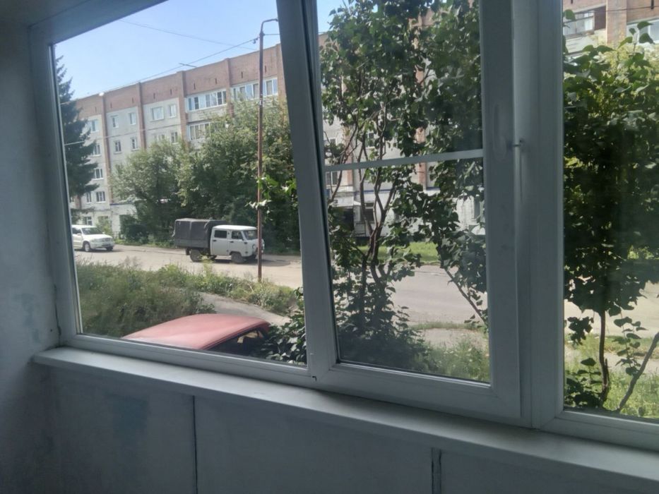 Продам 1,5 квартиру на 45-ом