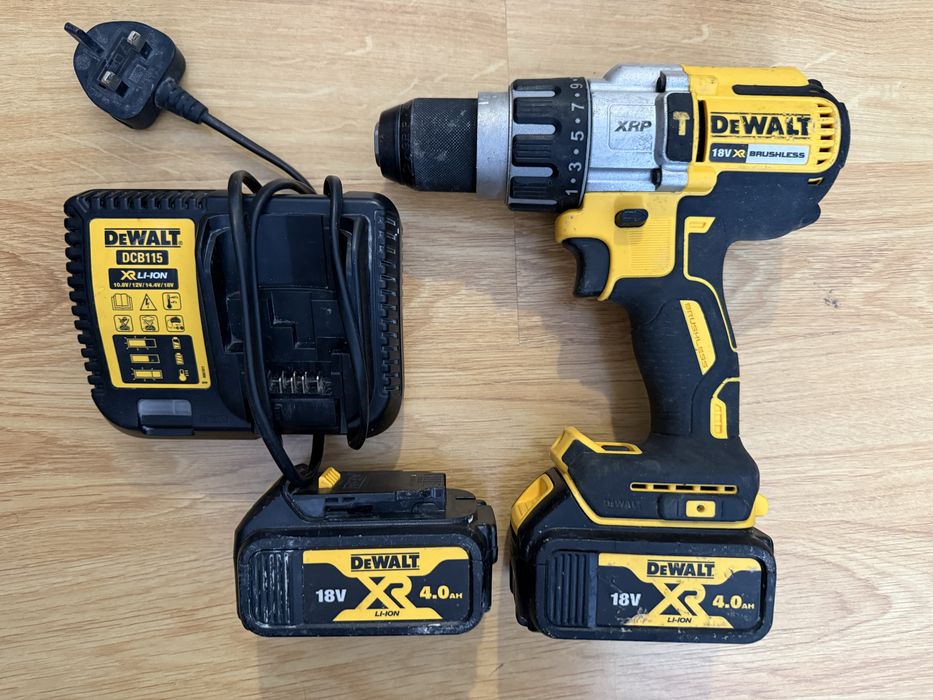 Винтоверт Dewalt DCD996
