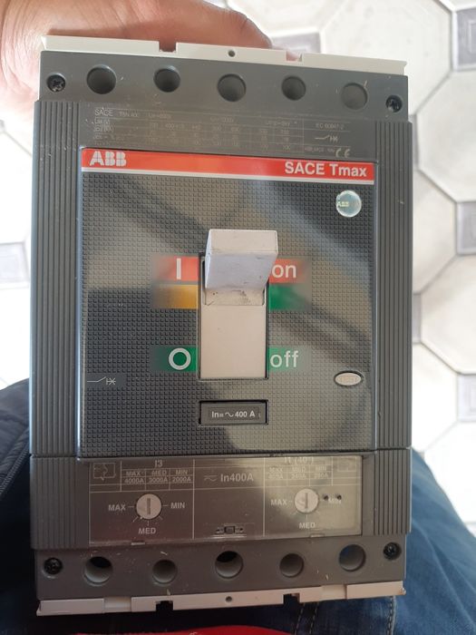 Автомат ABB T5N 400 А