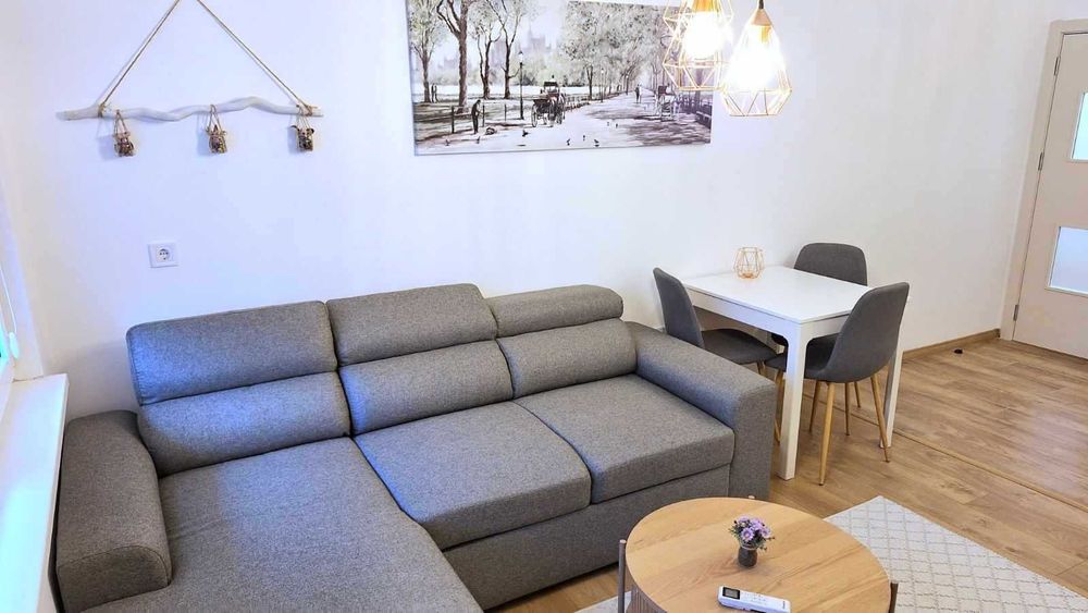 Дава се под наем Двустаен апартамент в Бургас, Център - 65 кв.м за 510 € - Снимка #1