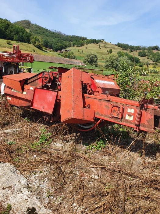 Dezmembram presa de balotat New Holland 387 — poza 2
